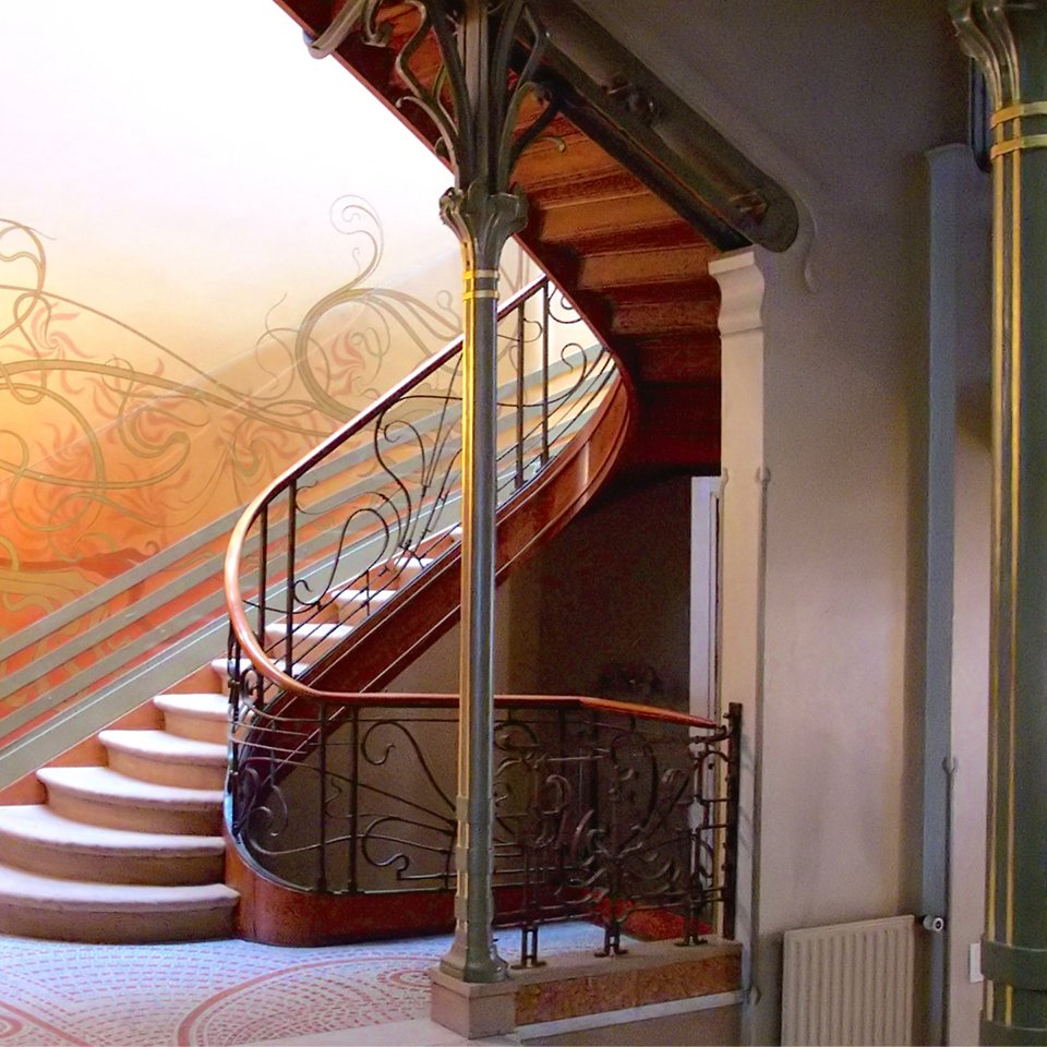 Лестница в отеле «Тассель» (Hôtel Tassel) в Брюсселе, построенном по проекту Виктора Орта.  Фото: Henry Townsend