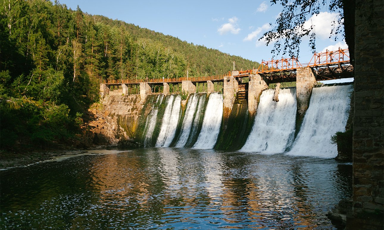 Плотина Порожской ГЭС.  Фото: Анна Марченкова