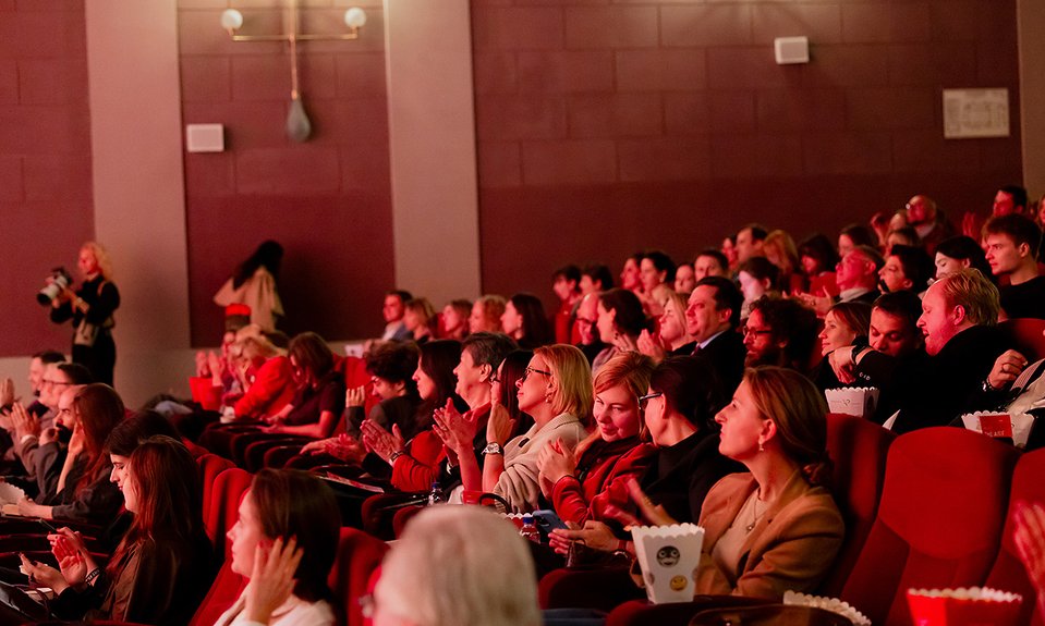 Девятый The Art Film Festival открыл показ в кинотеатре «Художественный» фильмом «Леонора в лучах утреннего света», посвященным художнице Леоноре Каррингтон.   Фото: Ирина Полярна/ Анна Темерина/ Анна Макаревич