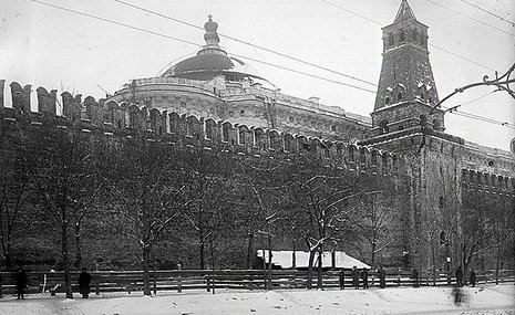 Фотографии Кремля после обстрела осенью 1917-го собраны в одном альбоме