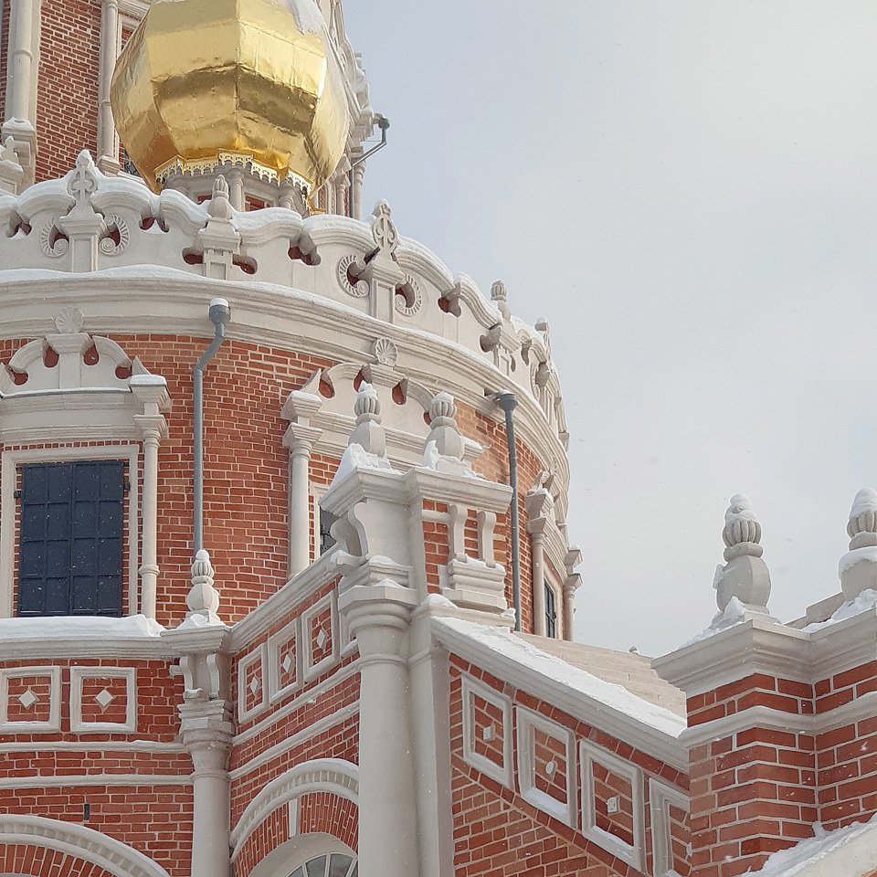 Фрагмент фасада Храма Покрова в Филях. Фото: Дмитрий Смолев
