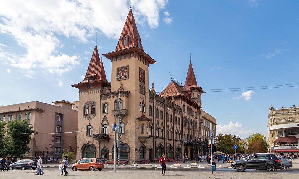 Саратовская государственная консерватория имени Л.В.Собинова. 2014. Фото: Сергей Лаврентьев / Фотобанк Лори