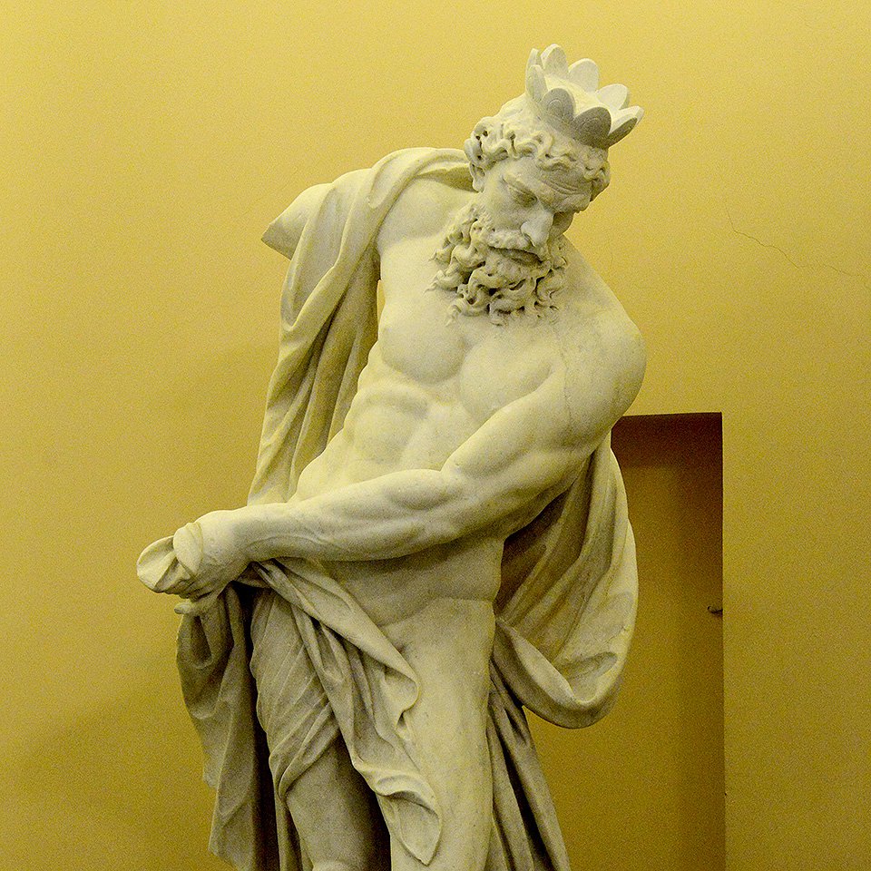 Статуя Нептуна из собрания Строгановых — одна из самых ранних по времени создания, даже по сравнению со скульптурами Летнего сада. Фото: Государственный Русский музей