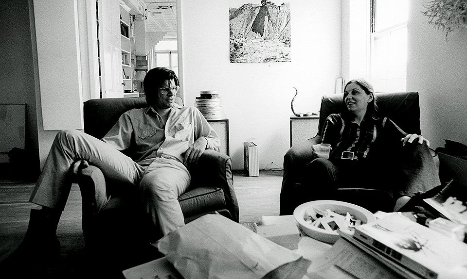 Нэнси Холт и Роберт Смитсон в своем лофте на Гринвич-стрит, Нью-Йорк. 1970. Фото: Gianfranco Gorgoni/Holt/Smithson Foundation