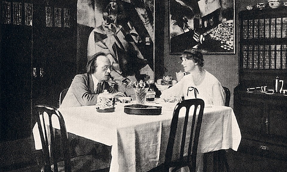 Герварт и Нелл Вальдены в своей берлинской квартире. 1916. Фото: Музей современного искусства «Гараж»