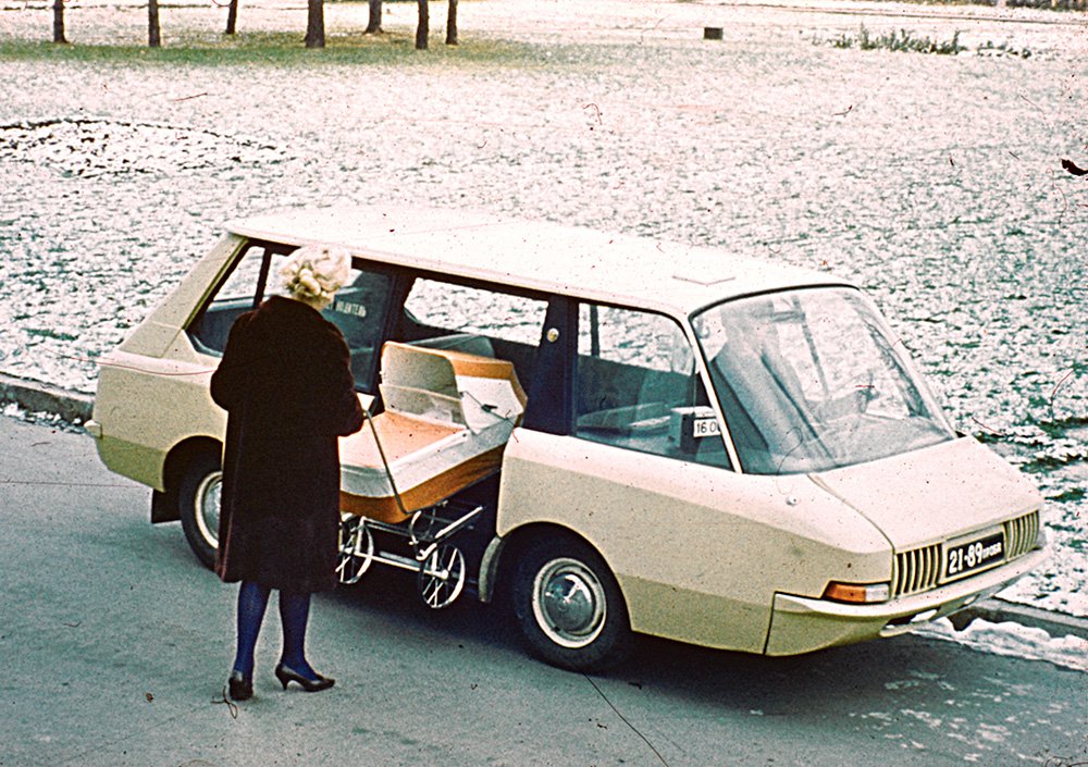 Юрий Долматовский, Александр Ольшанецкий и другие (ВНИИТЭ). Такси. 1964. Фото: Московский музей дизайна