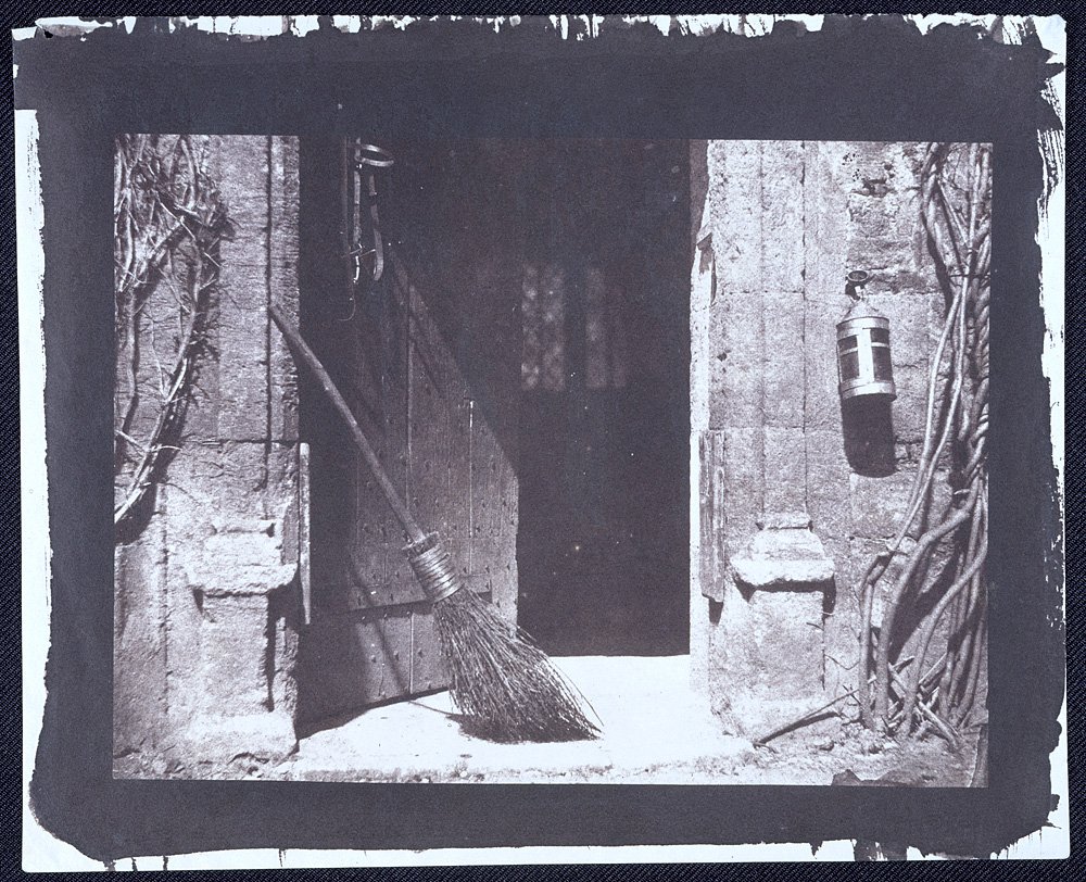 Уильям Тальбот. «Открытая дверь». 1843. Фото: National Science Media Museum/Science Society Picture Library