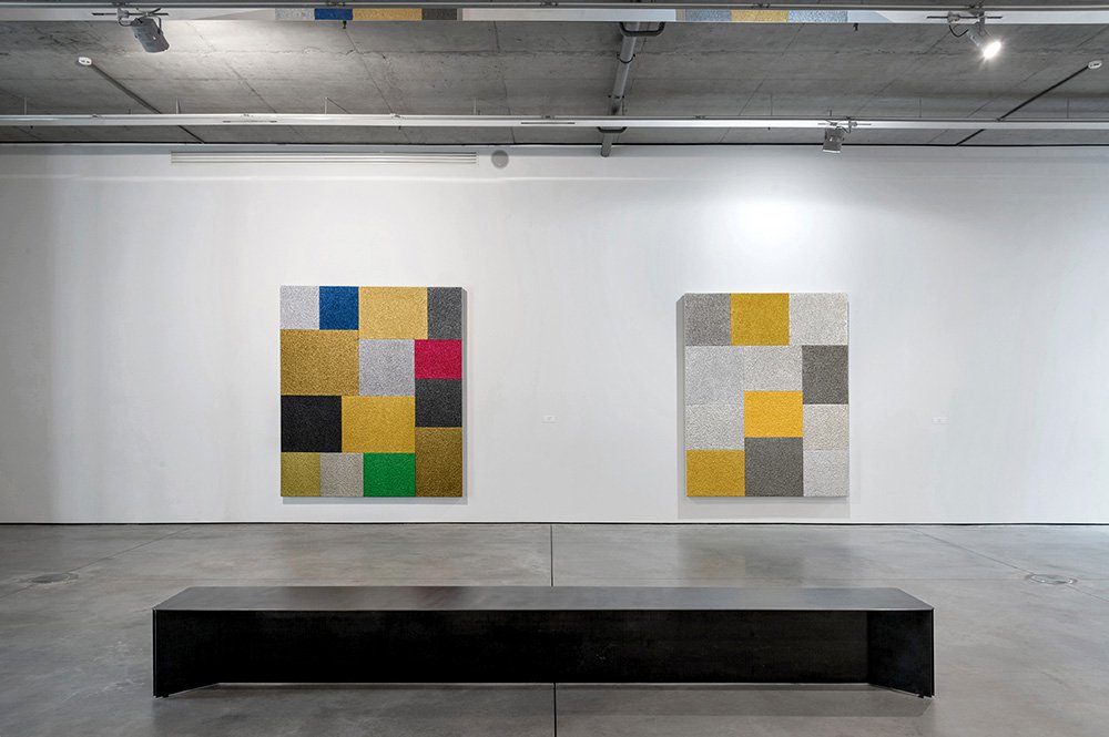 Работы Питера Хелли в Галерее Гари Татинцяна. Фото: Gary Tatintsian Gallery