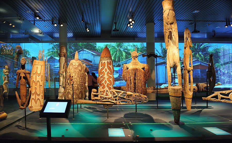 Артефакты из Океании в экспозиции Национального музея этнологии в Нидерландах. Фото: Национальный музей этнологии