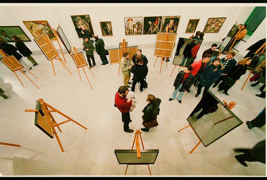 Выставка Гелия Коржева в рамках фестиваля «Реальность и реализм». 1993. Фото: галерея OVCHARENKO.