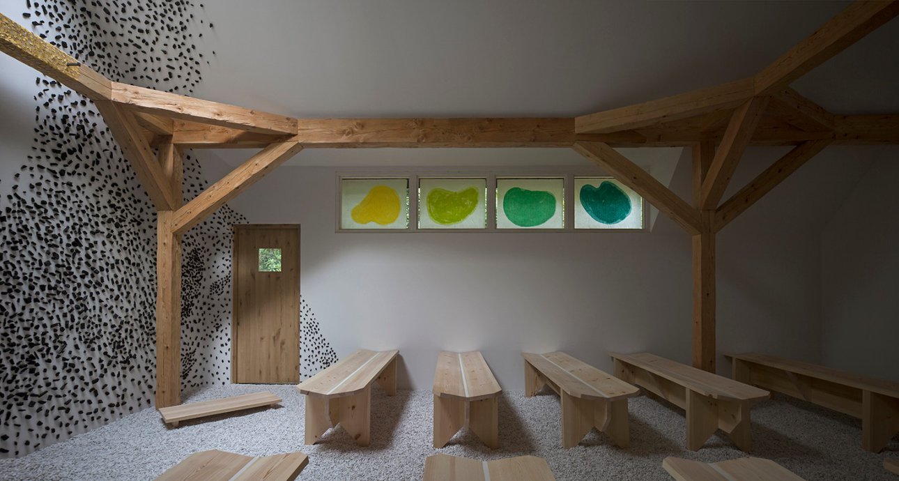 Интерьер часовни архитектора Терунобу Фудзимори. Фото: Аndrea Avezzù, Italo RondInella, Francesco Galli / La Biennale di Venezia