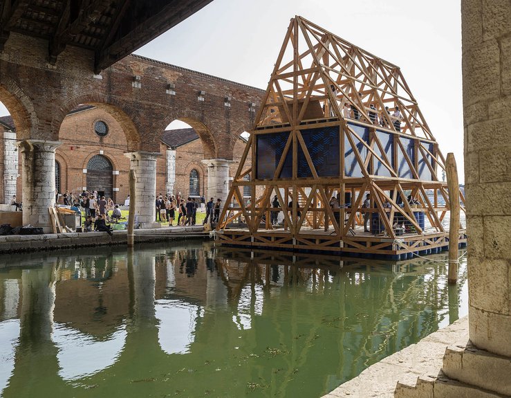 Проект нигерийско-голландского бюро NLÉ, «Серебряный лев» многообещающим молодым архитекторам. Фото: La Biennale di Venezia