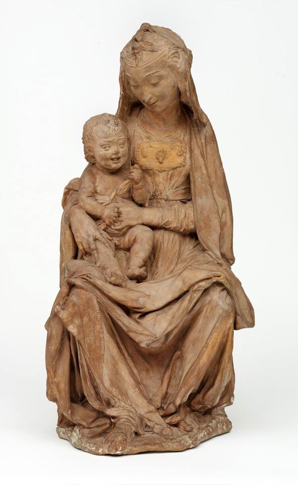 Скульптура «Мадонны со смеющимся Младенцем» из Музея Виктории и Альберта в настоящий момент атрибутирована Антонио Росселино. Фото: Victoria and Albert Museum