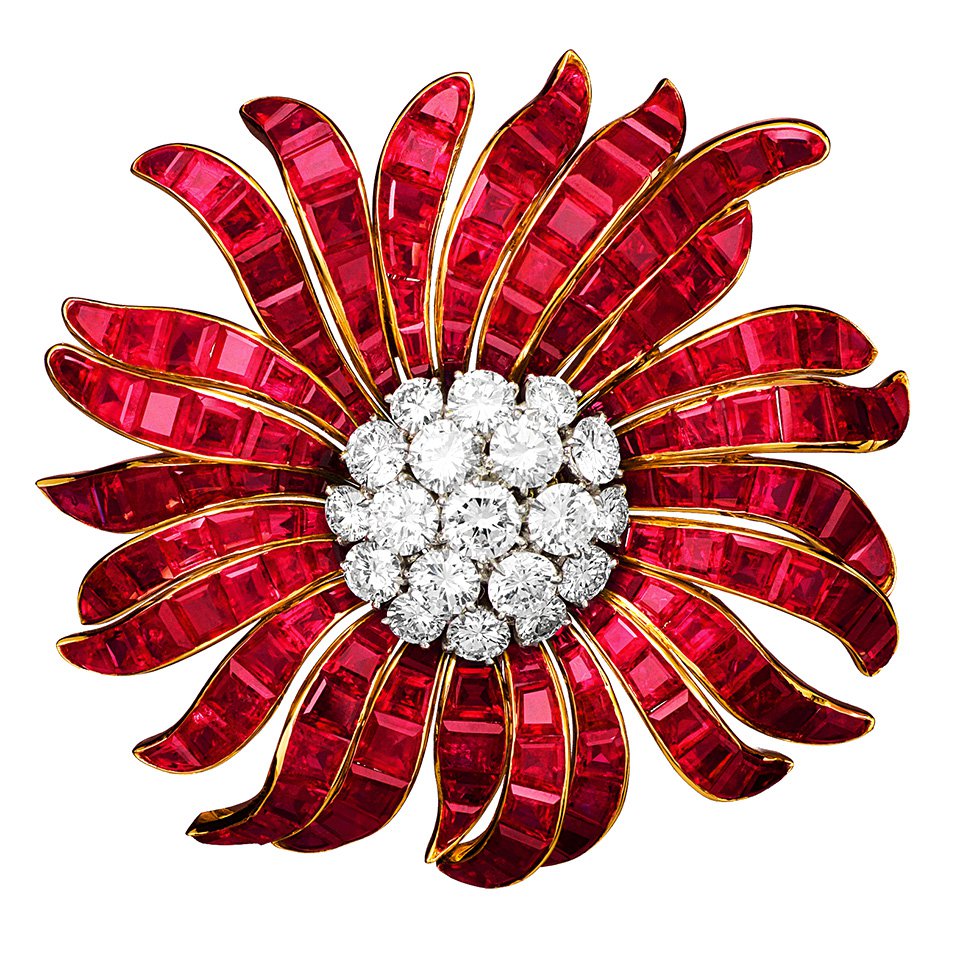 Брошь Daisy. 1964. Фото: Van Cleef & Arpels