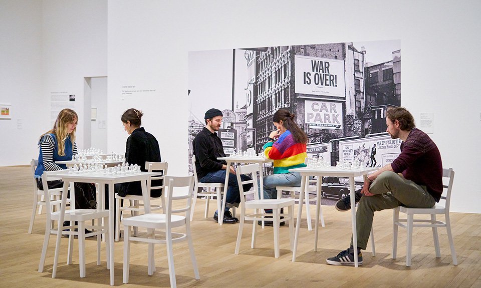 Выставка «Йоко Оно. Музыка разума» в Тейт Модерн. Фото: Oliver Cowling/Tate