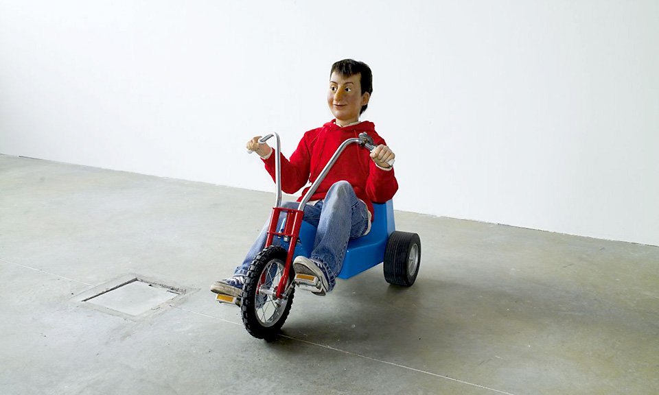 Маурицио Каттелан. Робот «Чарли». 2003. Фото: Pinault Collection