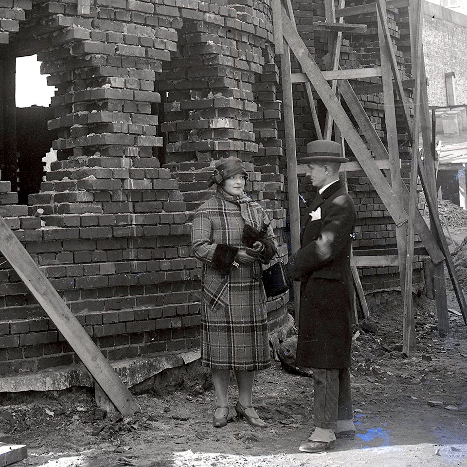 Процесс строительства Дома Мельникова в Кривоарбатском переулке.1927 год. Фото: Государственный музей архитектуры имени А.В.Щусева.