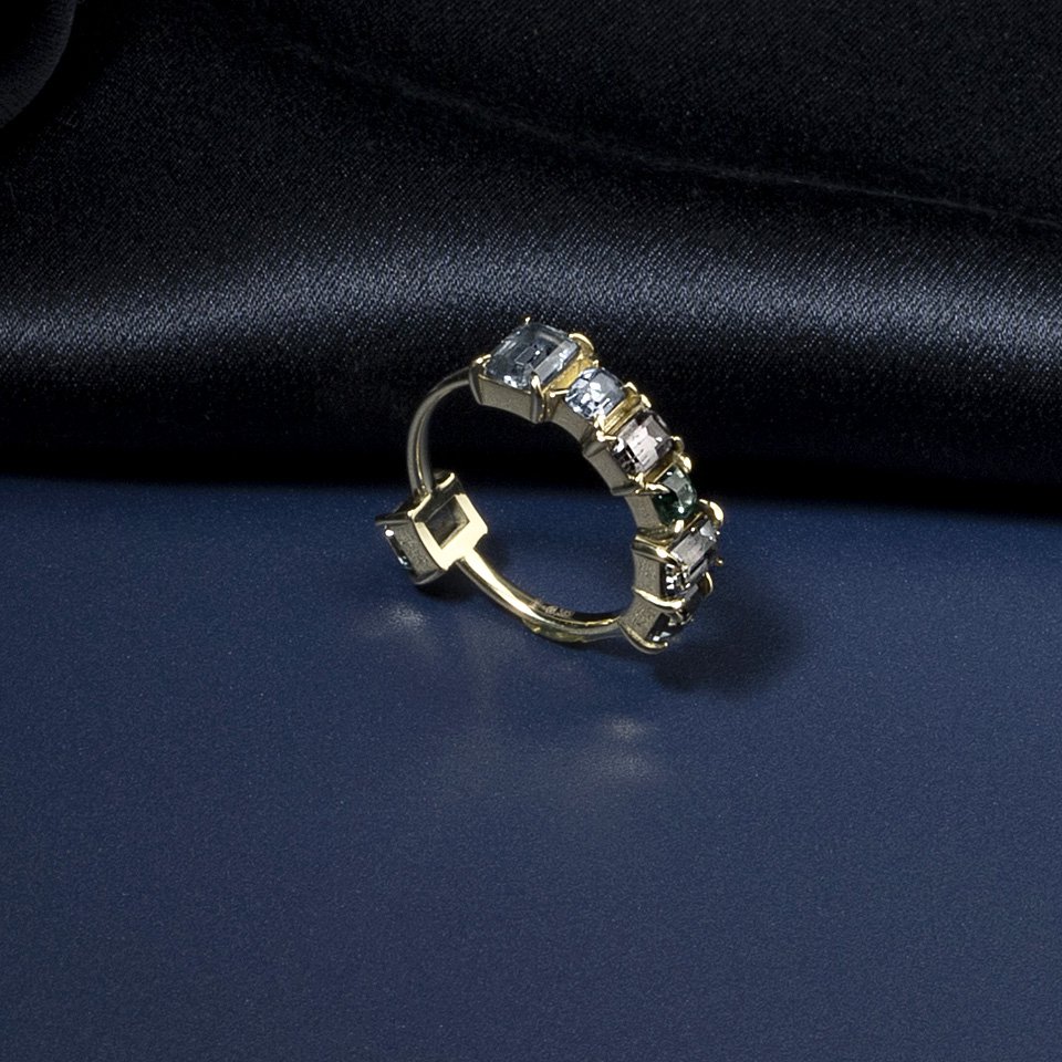 Кольцо из коллекции Gems со шпинелями пастельных оттенков. Фото: Perfectgreyproject