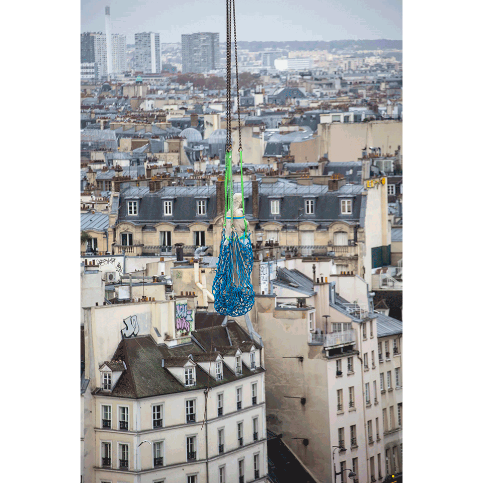 Скульптуры святых и исторических деятелей Франции возвращают на привычные места. Фото: David Bordes/Rebâtir Notre-Dame de Paris