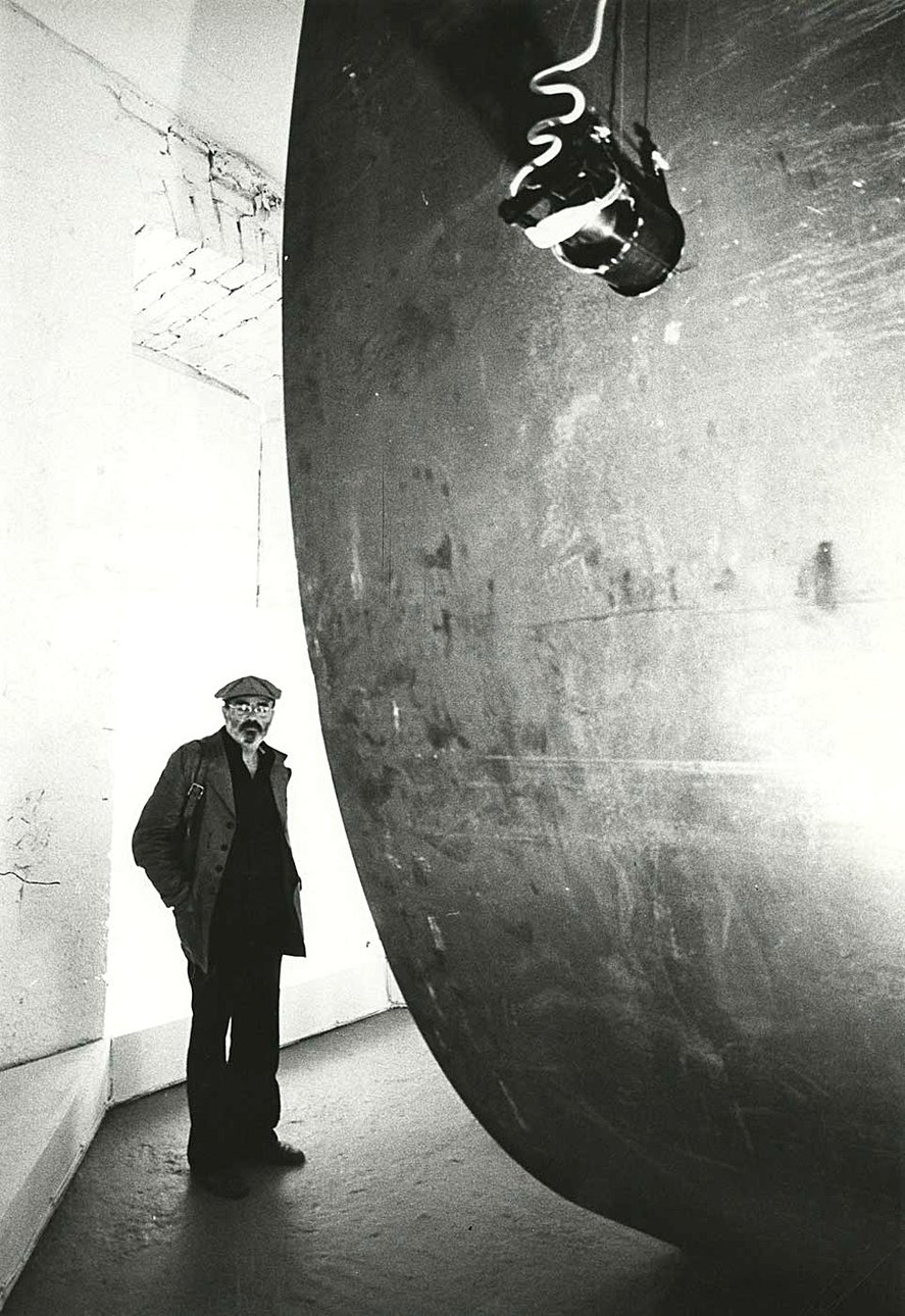 Такис на Documenta 6 в 1977 году. Фото: Takis Foundatio