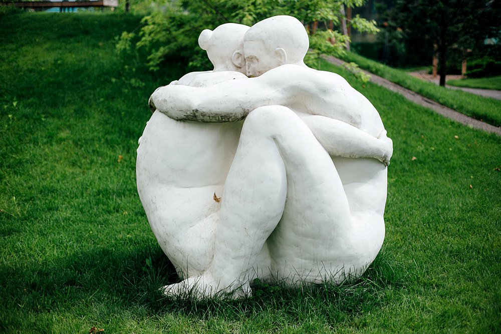 Скульптуры и инсталляции современных художников из арт-парка ЖК «Символ»
