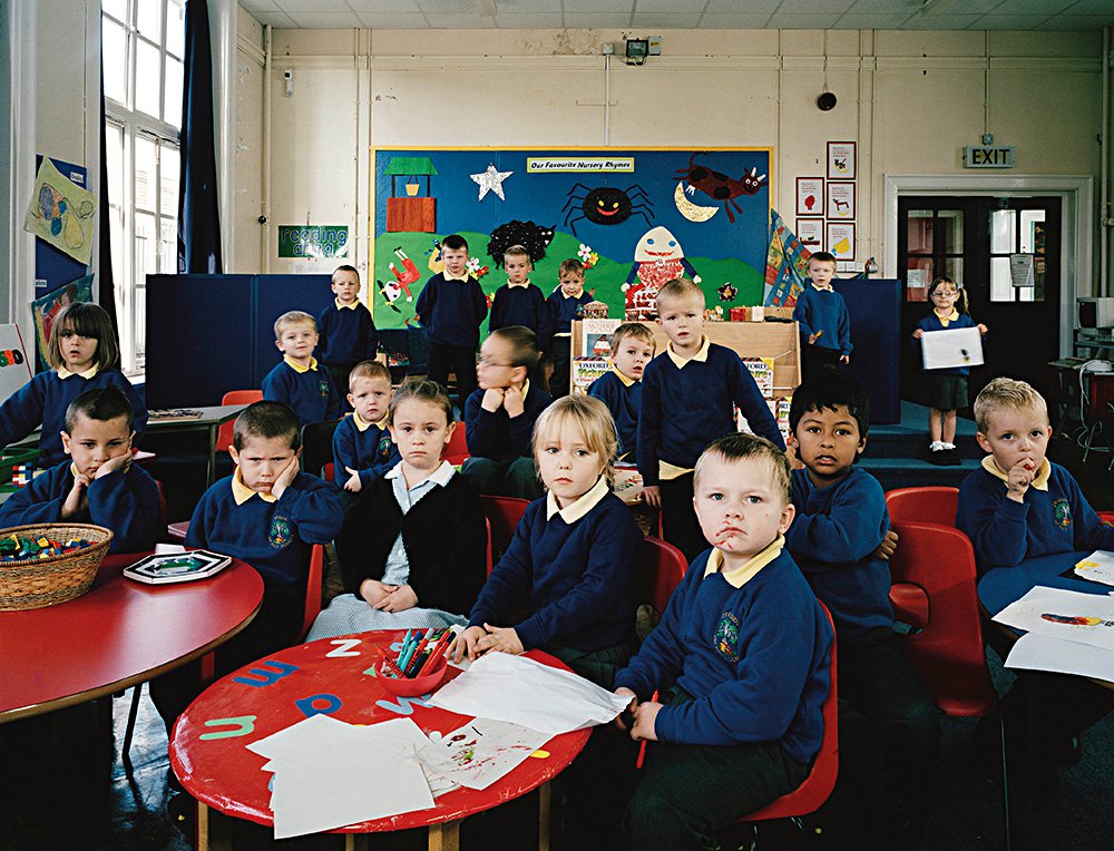 Фотография класса в британской школе Deneside Infants из школьной серии Джулиана Жермена. Фото: Julian Germain. From the series Classroom Portraits; 2004-2015