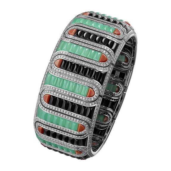 Украшения Cartier с выставки «Кристаллизация времени» в Национальном центре искусств в Токио