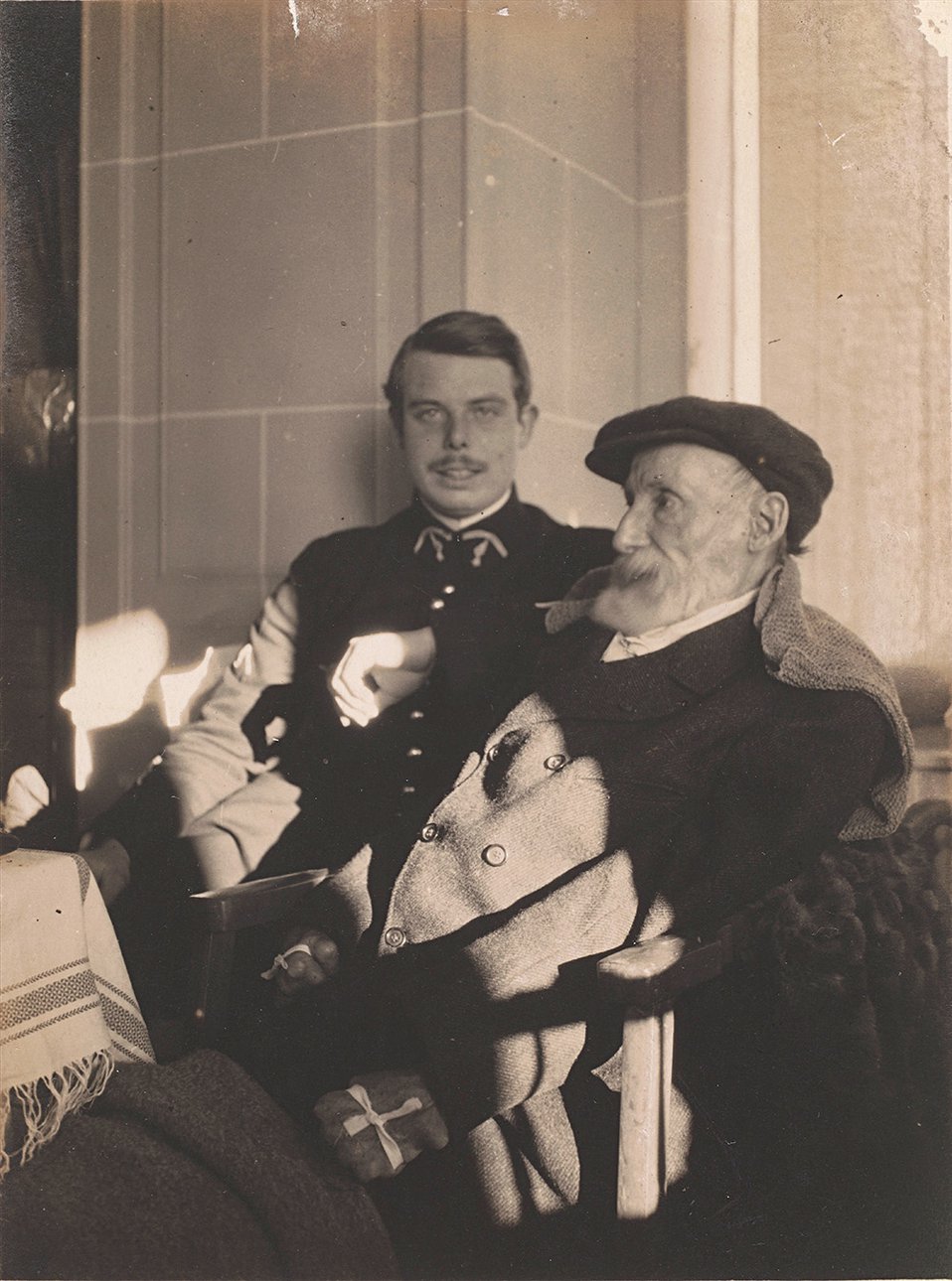 Жан и Огюст Ренуары. Около 1916 г. Фотография. Фото: Musee d'Orsay, dist. RMN-Grand Palais / Patrice Schmidt