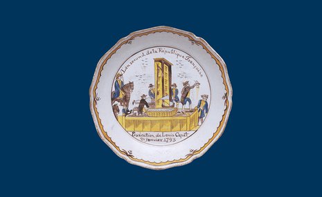 Свобода на блюдечке: королевская лилия по соседству с гильотиной