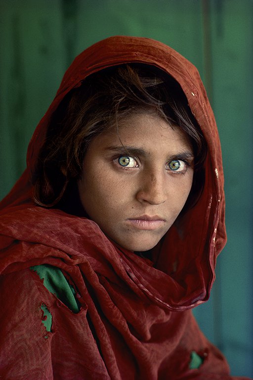 Стив Маккарри. «Шарбат Гула. Афганская девочка. Лагерь беженцев Насир-Баг недалеко от Пешаварa, Пакистан». 1984. Фото: MMOMA