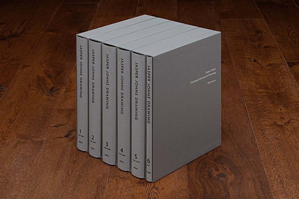 Jasper Johns Catalogue Raisonné of Drawing: Curators of the Menil Collection. The Menil Drawing Institute, 6 mm, каждый в индивидуальном футляре. 1850 с. $1500. На английском языке. Фото: Porter Gillespie Studio
