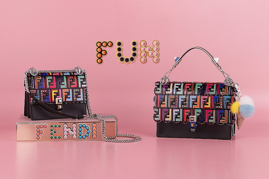Сумки Mini Kan I и Kan I с многоцветным принтом FF на клапане из коллекции Funfair от Fendi. Фото: Fendi