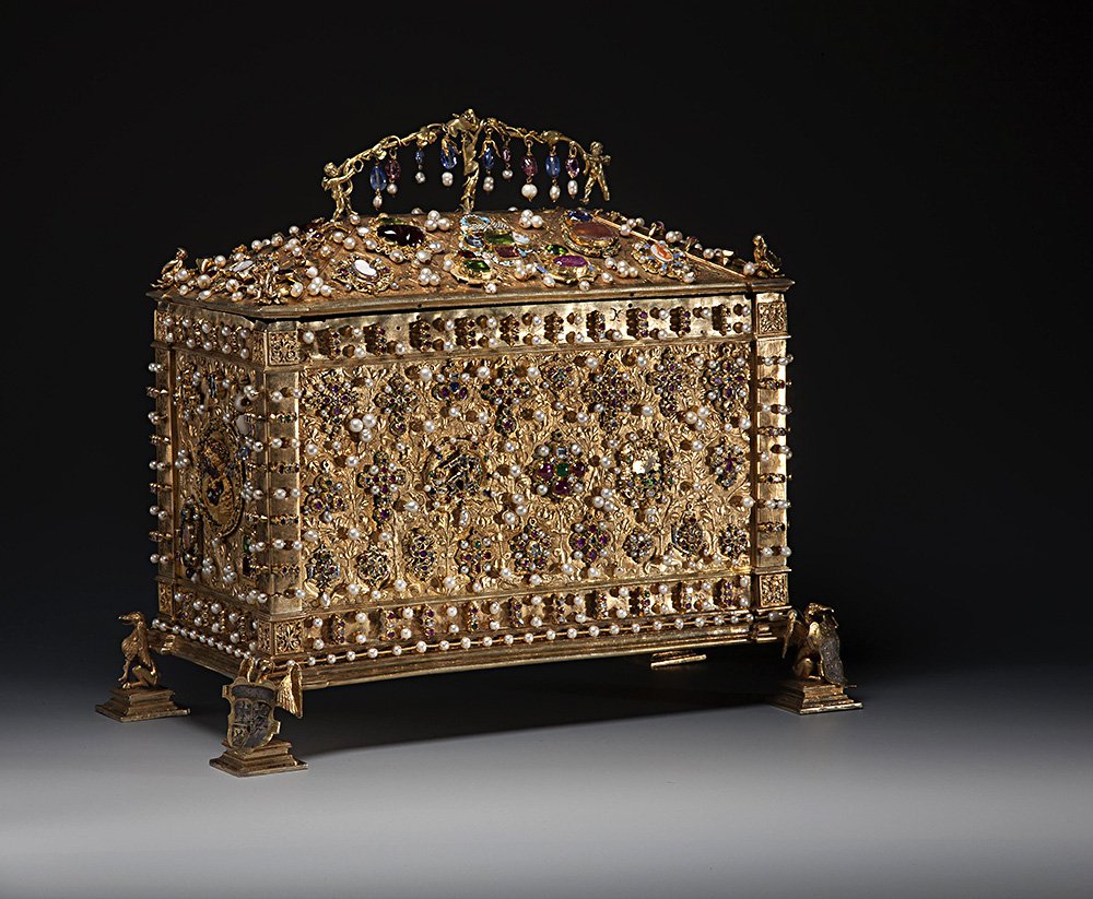 На изготовление ларца Ядвиги Ягеллонки пошло 6,6 кг серебра, почти 700 г золота и множество драгоценных камней. Фото: Государственный Эрмитаж
