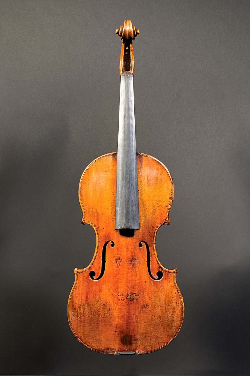 Скрипка. Мастер Санто Серафино. 1749. Фото: Российский национальный музей музыки