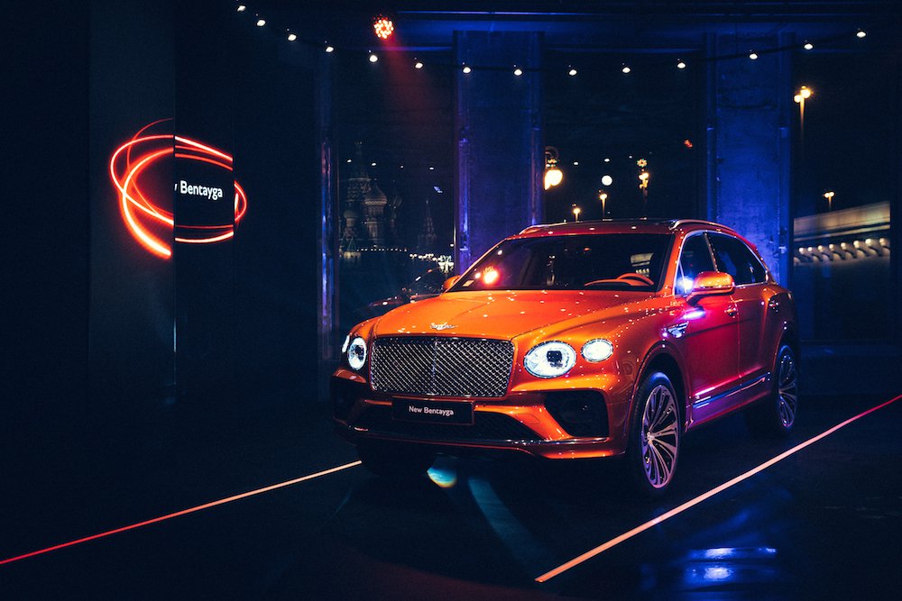 Новый Bentley Bentayga V8 в расцветке Orange Flame. Фото: Bentley