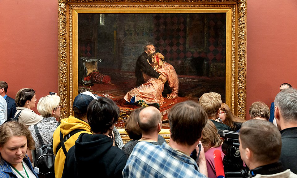 Картина Ильи Репина «Иван Грозный и сын его Иван 16 ноября 1581 года» в экспозиции ГТГ.  Фото: Государственная Третьяковская галерея