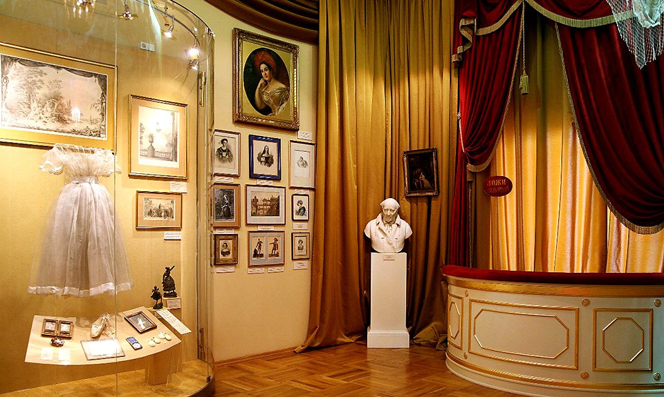 Экспозиция в основном здании музея посвящена истории театральной жизни России XIX столетия. Фото: Санкт-Петербургский государственный музей театрального и музыкального искусства