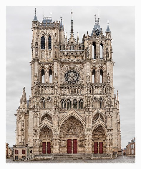 Markus Brunetti. Amiens, Cathédrale Notre-Dame, from the series FACADES, 2009-2016. Courtesy of YOSSI MILO