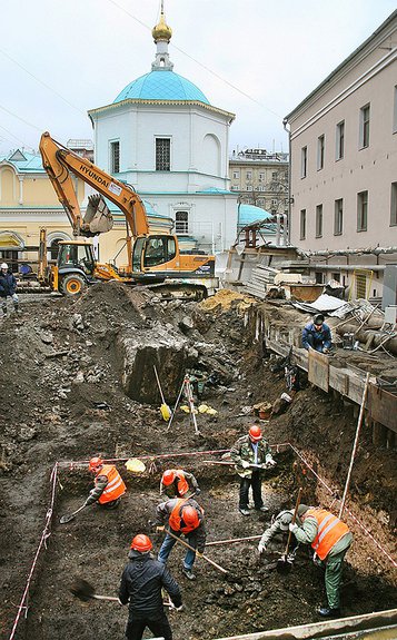 Церковь Косьмы и Дамиана. Археологический раскоп / Департамент культурного наследия города Москвы