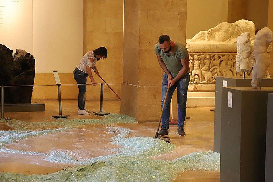 Устранение последствий разрушений в Национальном музее Бейрута. Фото: Julien Chanteau