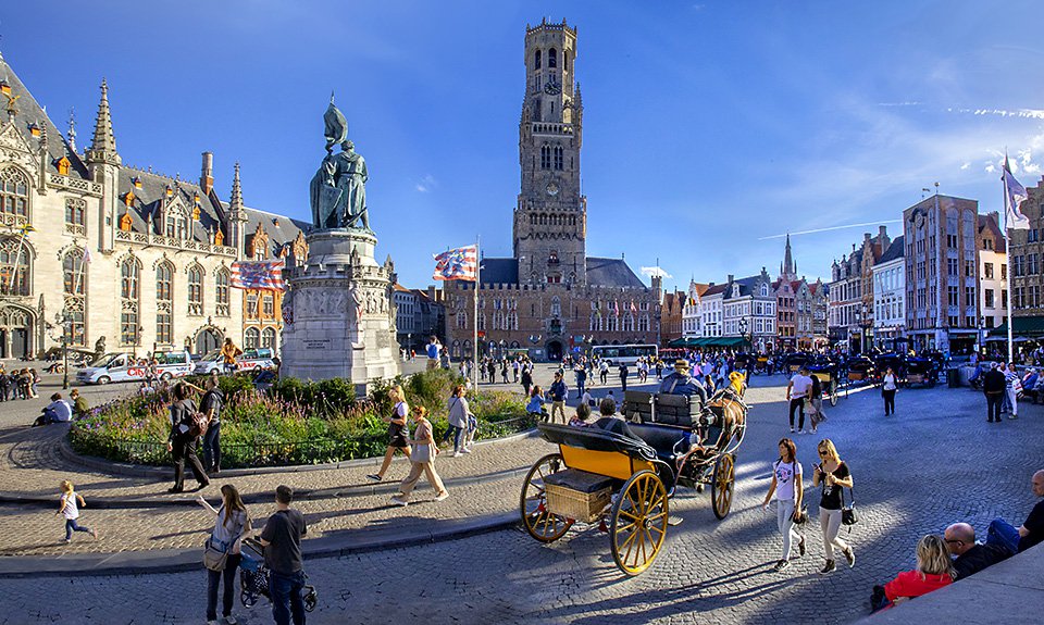 Площадь Гроте-Маркт в Брюгге. Фото: Visit Bruges | © Jan D'Hondt