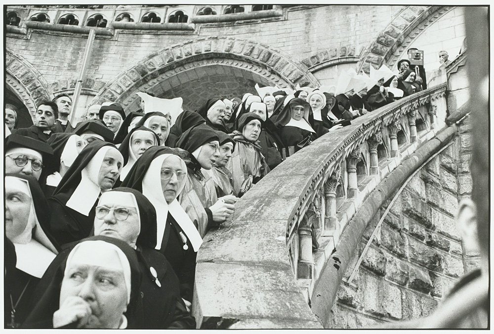 Анри Картье-Брессон. «Лурд, Франция, 1958 г.». 1973. Серебряно-желатиновая печать. Фото: Fondation Henri Cartier-Bresson/Magnum Photo