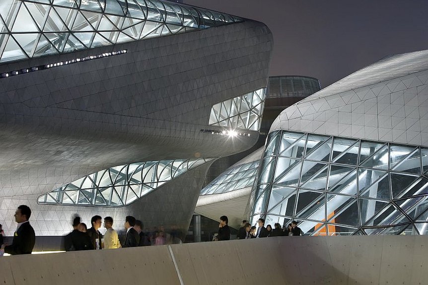 Оперный театр в Гуанджоу. Фото: zaha-hadid.com