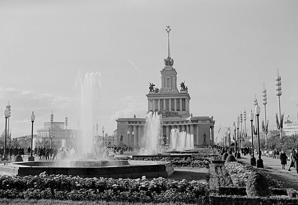 Павильон № 1 «Центральный». 1954. Фото: ОАО «ВДНХ»