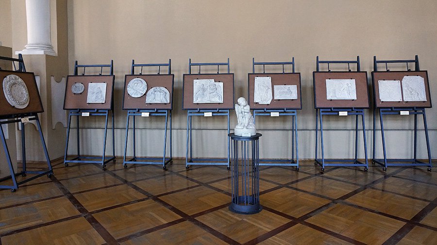 Экспозиция в Благовещенской усыпальнице Александро-Невской лавры. Фото: Wikipedia Commo