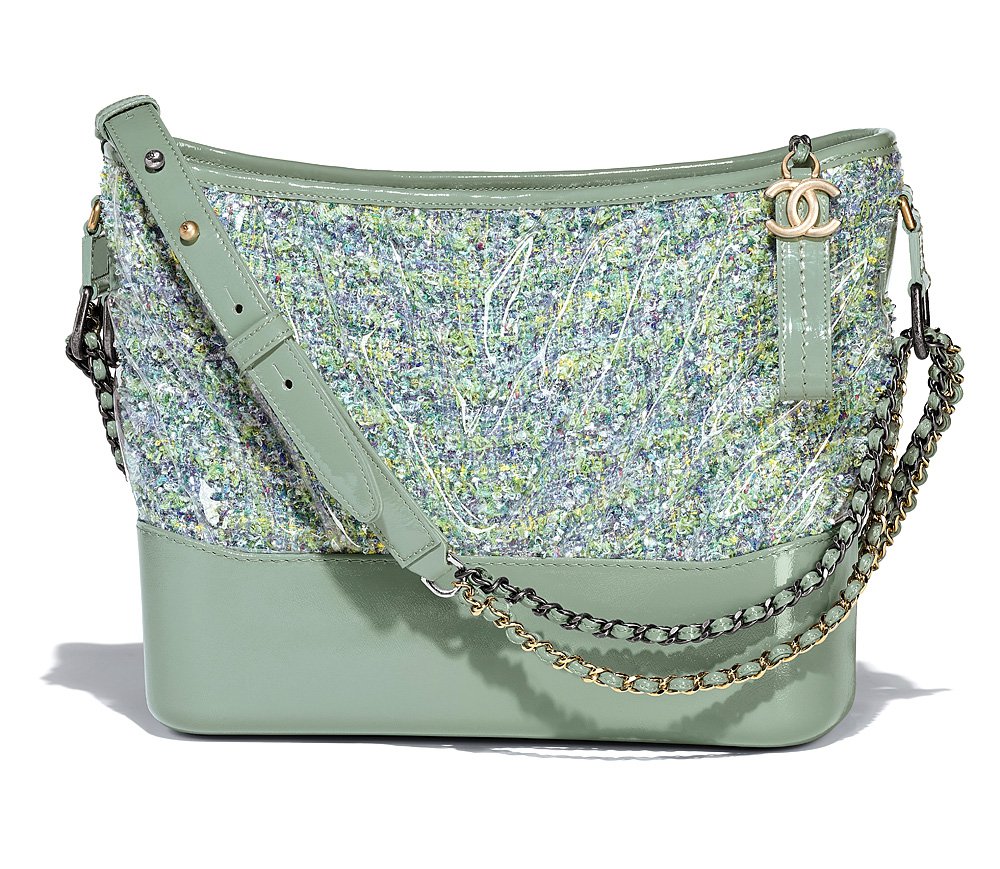 Новые версии знаковых моделей сумок Chanel из коллекции весна — лето 2018 г. Модель Gabrielle.