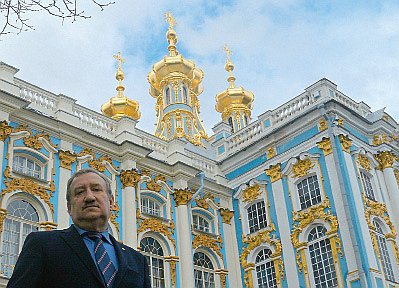 Реконструкцией Янтарной комнаты Борис Игдалов занимается с 1984 г., более 30 лет
