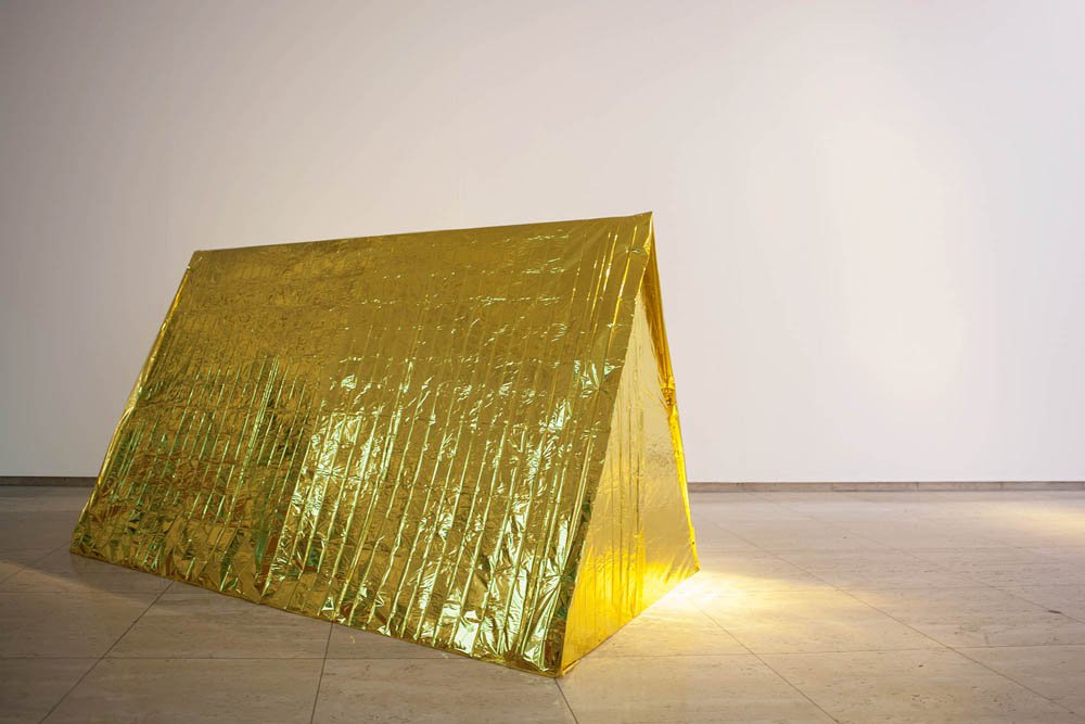 Инсталляция Сары ван Сонсбек на выставке голландского искусства в «Триумфе». Фото:  Галерея «Триумф»