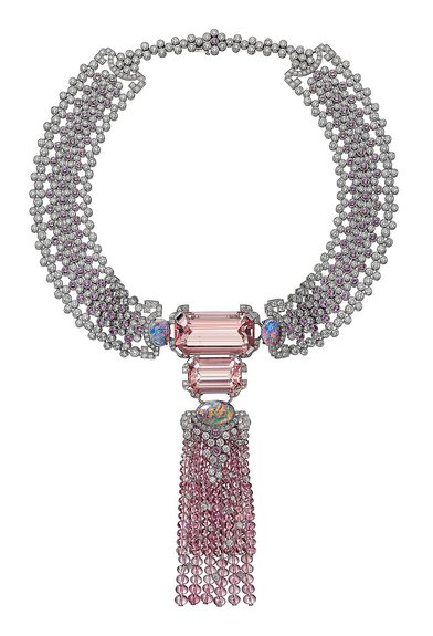Украшения Cartier с выставки «Кристаллизация времени» в Национальном центре искусств в Токио