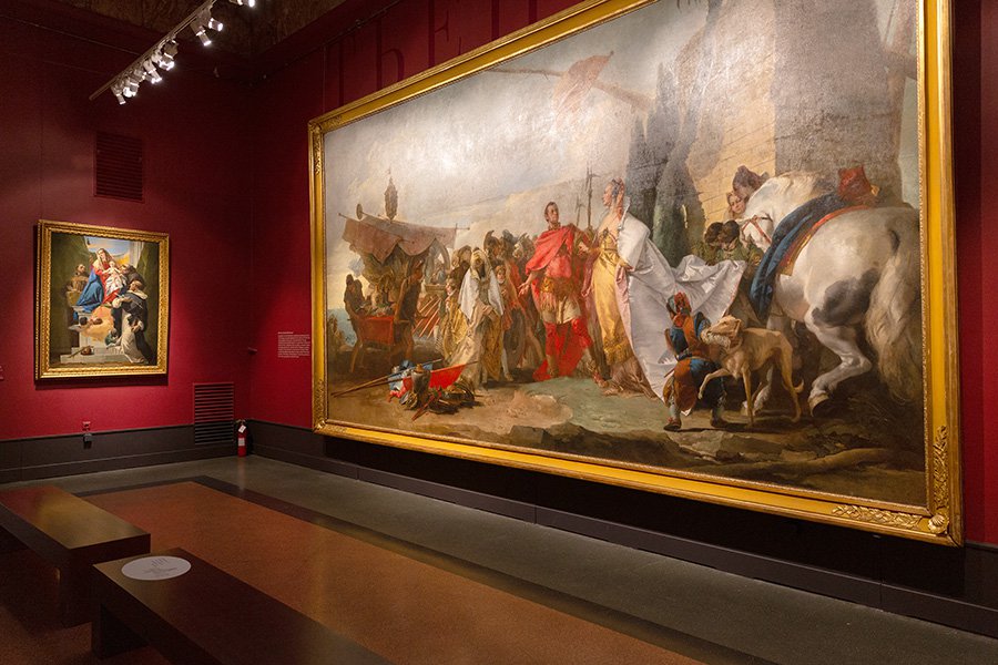 Полотно Джамбаттисты Тьеполо «Встреча Антония и Клеопатры» (1745–1747) из собрания усадьбы «Архангельское» в экспозиции «Московская жизнь Джамбаттисты Тьеполо и его сына Джандоменико». Фото: ГМИИ им. А.С.Пушкина